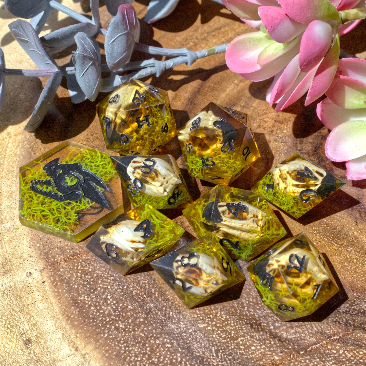 Gryphon Skull Dice Set